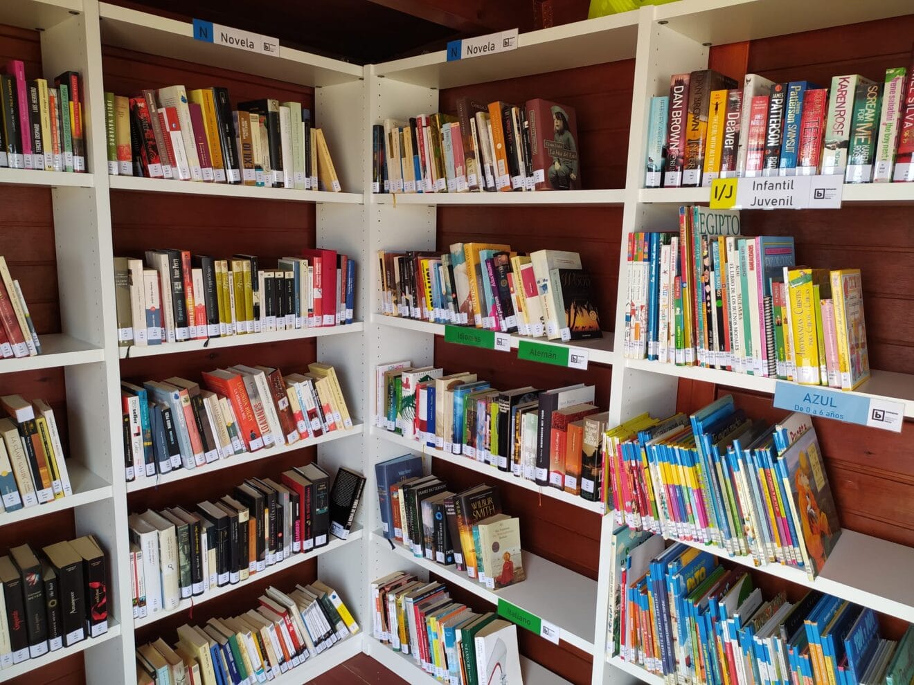 Libros para las biblioplatges de  Dénia