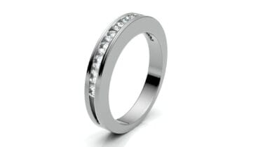 Media alianza fabricada en Oro blanco de 18 quilates con diamantes