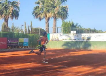 sergi perez en el partido contra calvin hemery