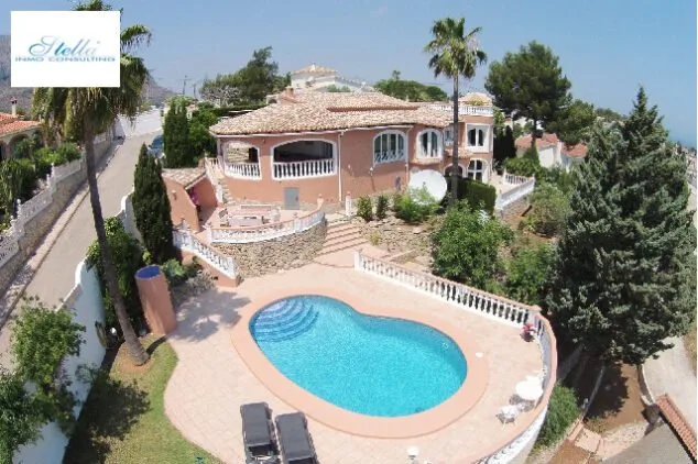 Imagen: Villa familiar con impresionantes vistas panorámicas y piscina privada