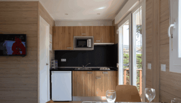 Cocinas bien equipadas en los bungalows del camping