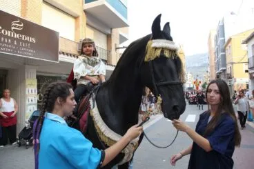 Desfile infantil de Moros y Cristianos en Dénia 01