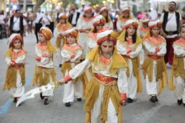 Desfile infantil de Moros y Cristianos en Dénia 04