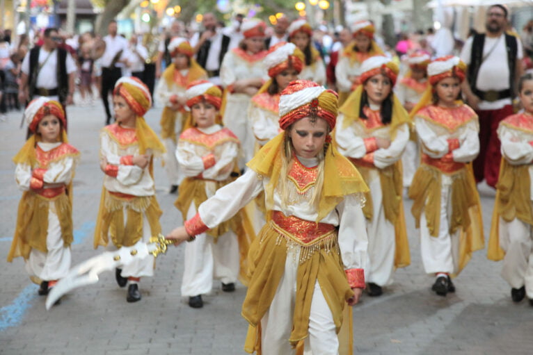 Desfile infantil de Moros y Cristianos en Dénia 04
