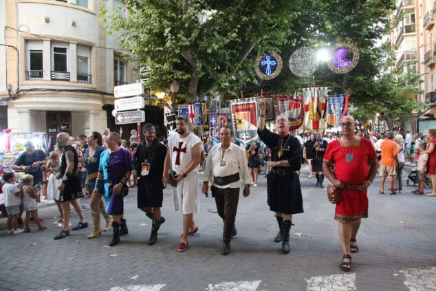 desfile infantil de moros y cristianos en denia 07