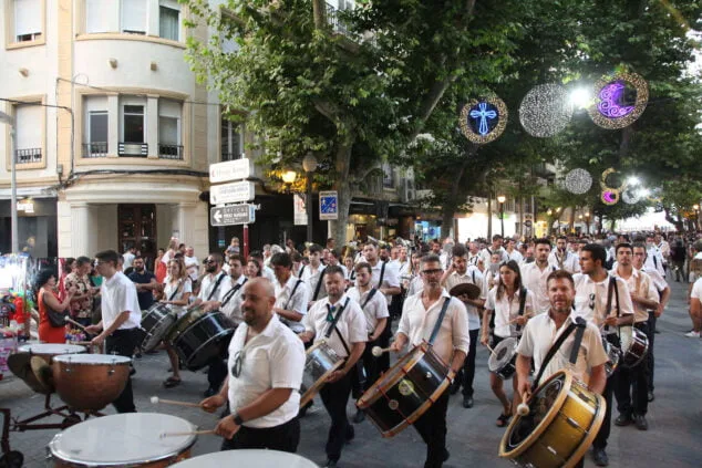 desfile infantil de moros y cristianos en denia 09