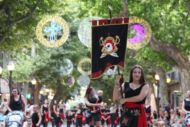desfile infantil de moros y cristianos en denia 104