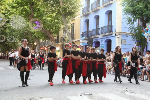 desfile infantil de moros y cristianos en denia 106