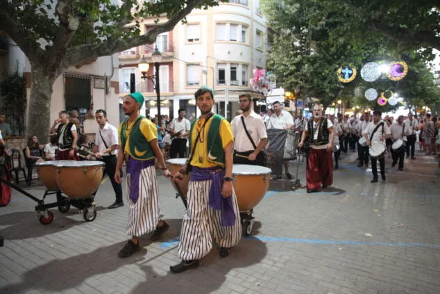 desfile infantil de moros y cristianos en denia 17