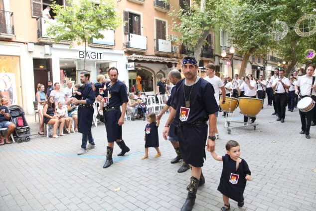 desfile infantil de moros y cristianos en denia 36