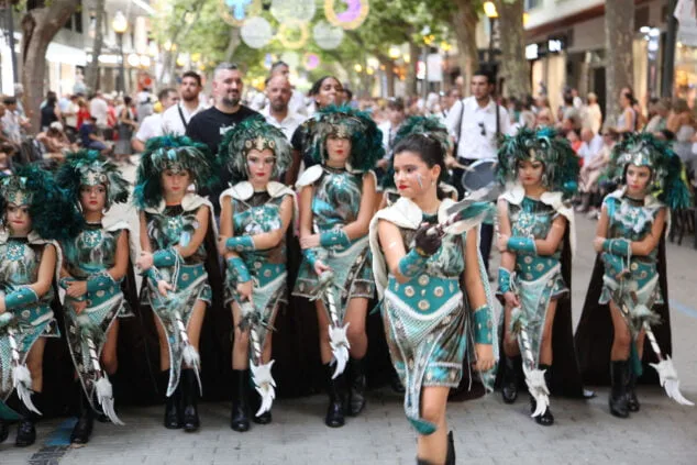desfile infantil de moros y cristianos en denia 57