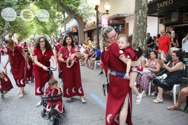 desfile infantil de moros y cristianos en denia 79