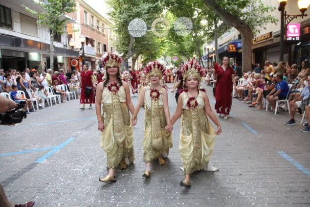 desfile infantil de moros y cristianos en denia 82
