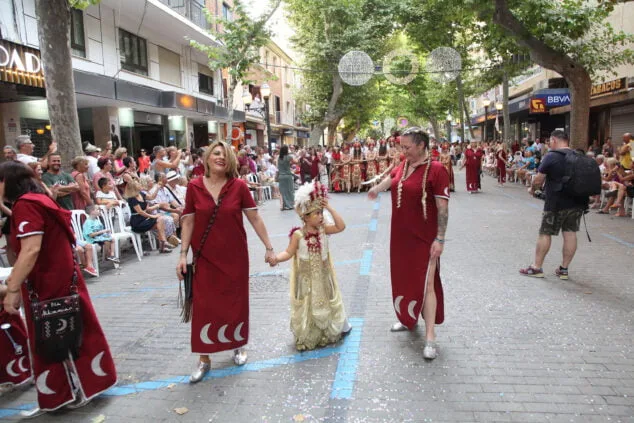 desfile infantil de moros y cristianos en denia 85