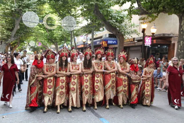 desfile infantil de moros y cristianos en denia 89