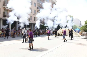 Batalla de alcabucería en la calle La Vía de Dénia