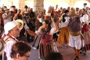 Grup de Danses de Jesús Pobre durante la Festa de L’Escaldà