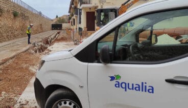 furgoneta de aqualia junto a unas obras en denia archivo