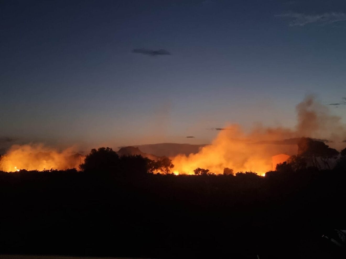 Incendio en la entrada de Dénia