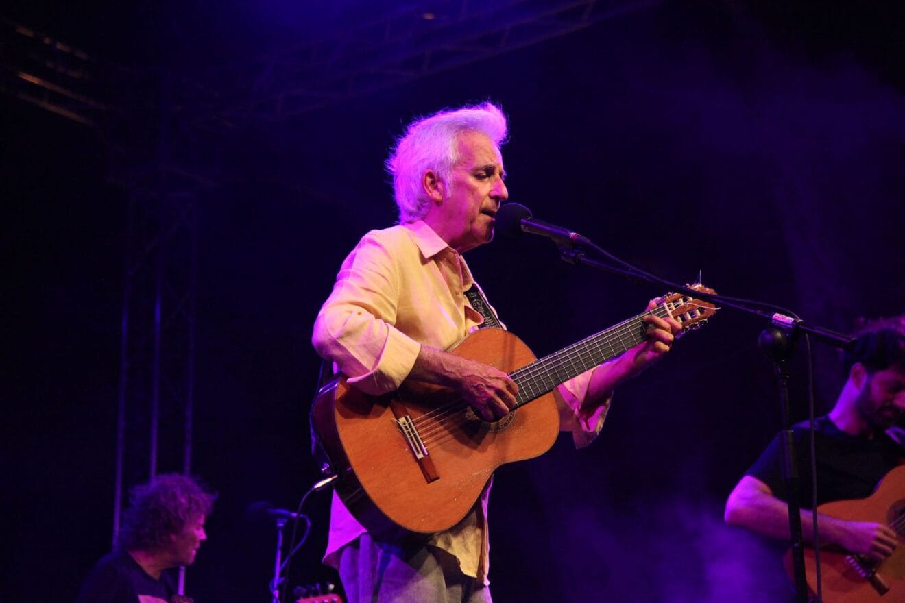 Kiko Veneno interpretando Volando voy, una de sus composiciones más conocidas