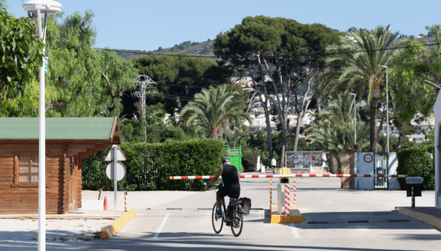 mou-te en bicicleta per càmping javea
