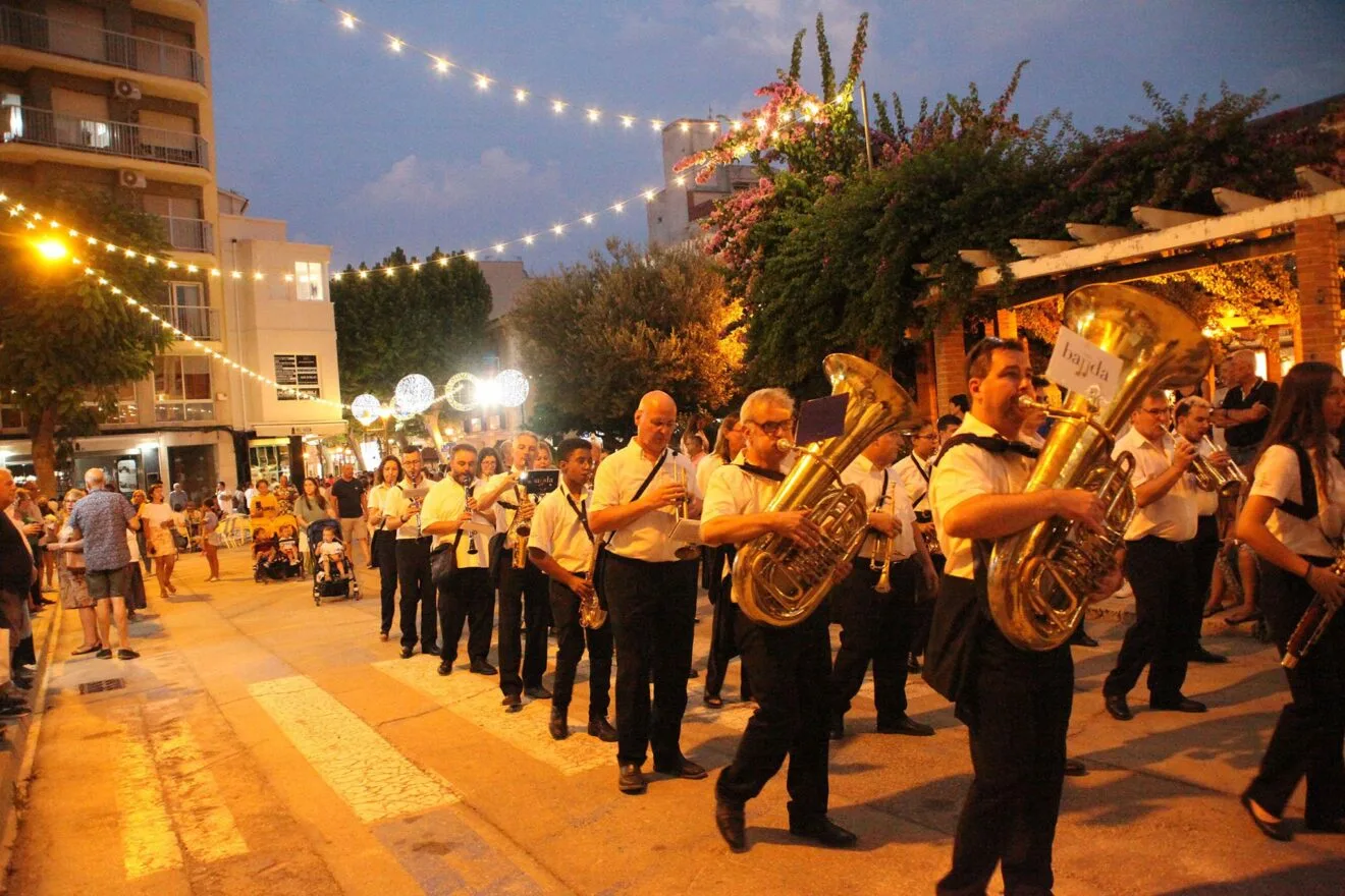 Procesión y última entraeta de Moros y Cristianos de Dénia 44