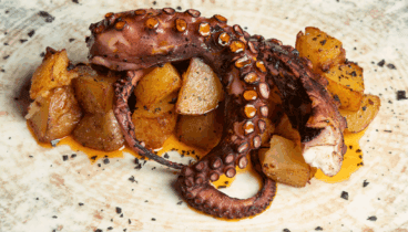 Pulpo fresco a la brasa con patatas