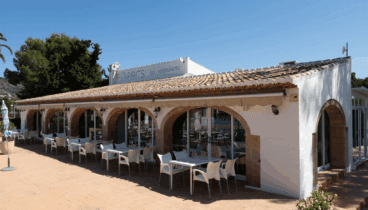 Restaurante con terraza en el camping