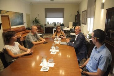 Reunión entre Pilar Bernabé y el Ayuntamiento de Dénia