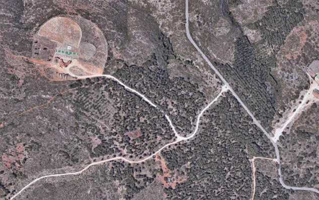 La Policía Local de Dénia actúa tras escuchar disparos en el Montgó, descubriendo a varias personas e el campo de tiro pese a la prohibición 1 Imagen: Vista aérea del campo de tiro de Dénia