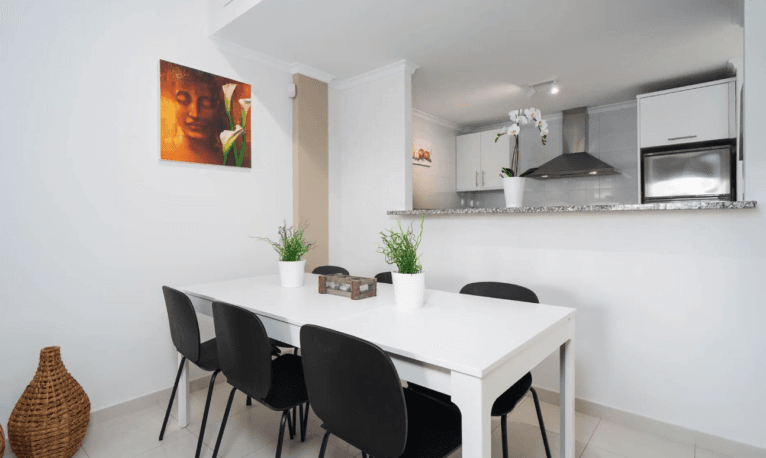 Zona de comedor junto a la cocina