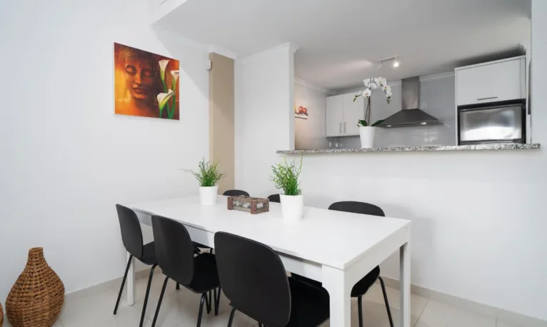 Zona de comedor junto a la cocina