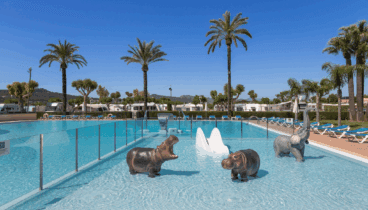 Zona para niños en la piscina del camping