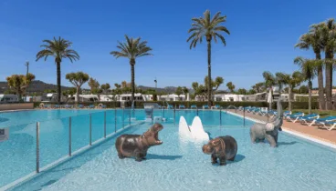Zona para niños en la piscina del camping