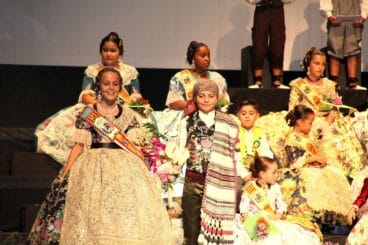 aroa ferrer y kiko ferrer durante la presentacion