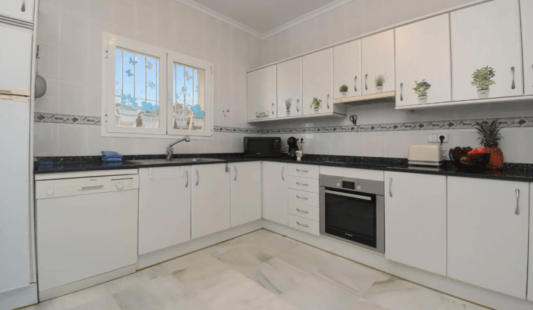 Cocina de la vivienda totalmente equipada