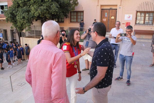 denia celebra con fiamma benitez su triunfo en el mundial 06