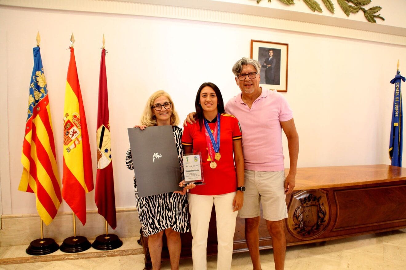 Dénia celebra con Fiamma Benítez su triunfo en el mundial 27