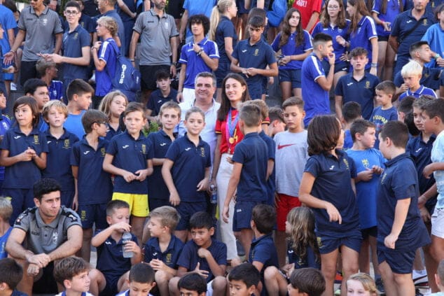 denia celebra con fiamma benitez su triunfo en el mundial 34