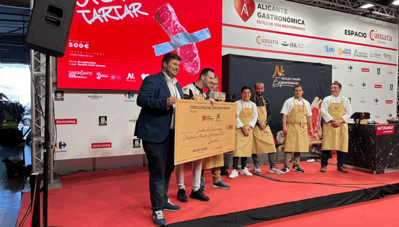 Dexcaro Carlos G. Moreno se alza con el premio al Mejor Steak Tartar de Alicante 2022