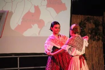 Dianium Dansa en la Mostra de Dansa Folklòrica de Dénia 02