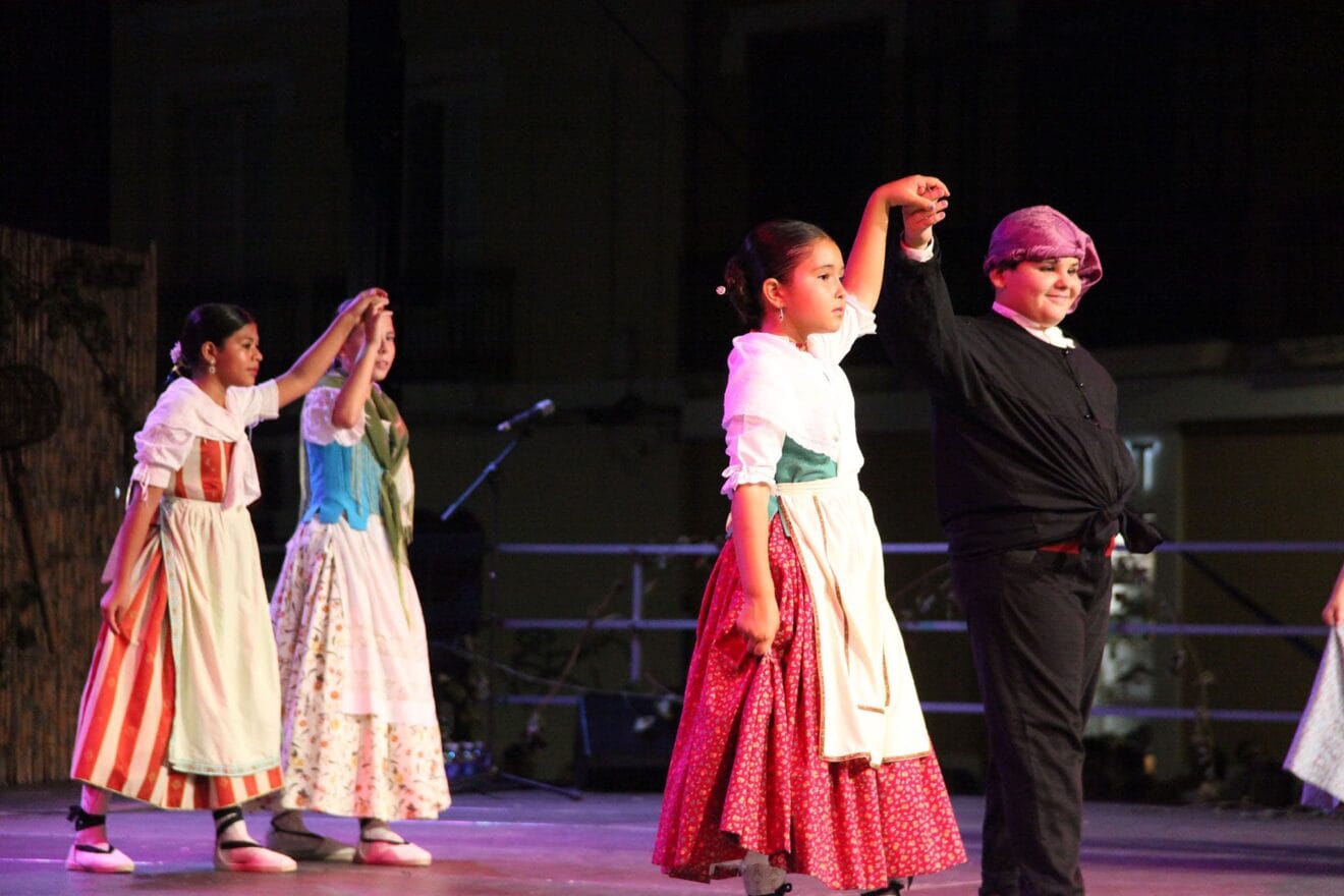 Dianium Dansa en la Mostra de Dansa Folklòrica de Dénia 03