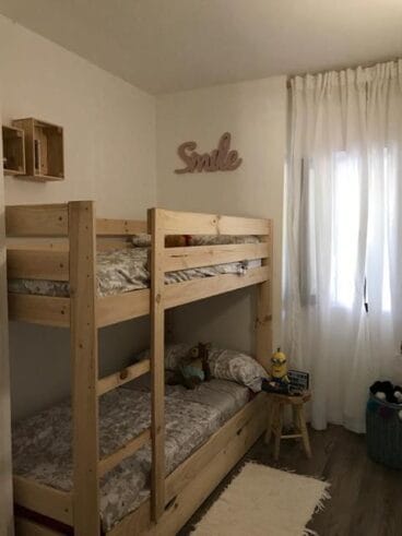 Dormitorio con litera del adosado