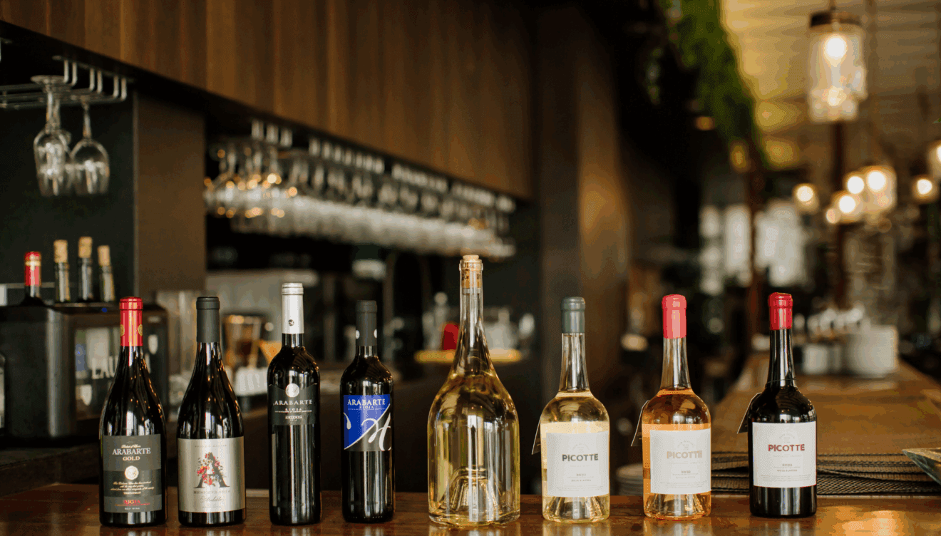 Elige entre la variedad de vinos nacionales e internacionales - Mediterrasian