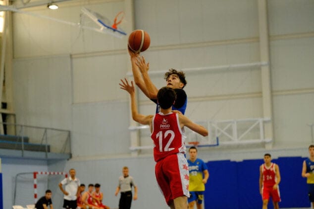 Imagen: Junior Masculino y el CB Pego en su encuentro