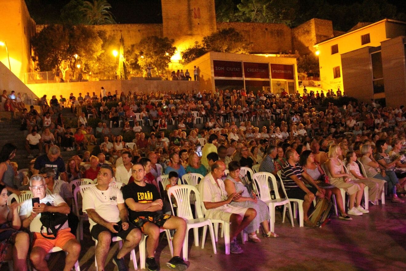 Krusik en la XXIX Mostra de Dansa Folklòrica de Dénia 08