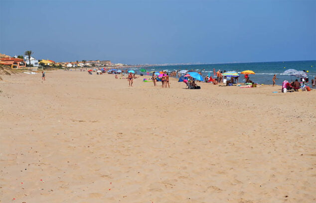 Imagen: La playa de Les Deveses de Dénia