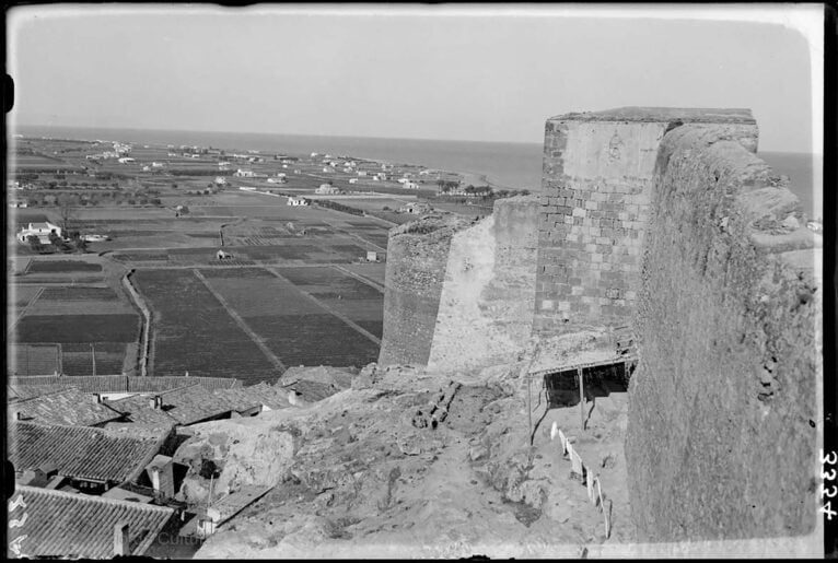 Litoral norte de Dénia desde el Castillo, durante las primeras décadas del XX | Archivo Loty