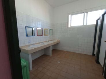 Remodelación del baño del colegio Cervantes