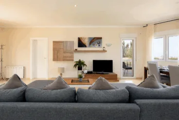 Salón-comedor de la vivienda con acceso a la terraza
